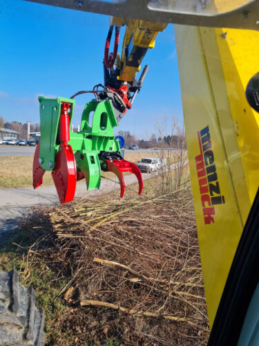 Detailaufnahme der endlagengedämpften Hydraulikzylinder der HBS 350